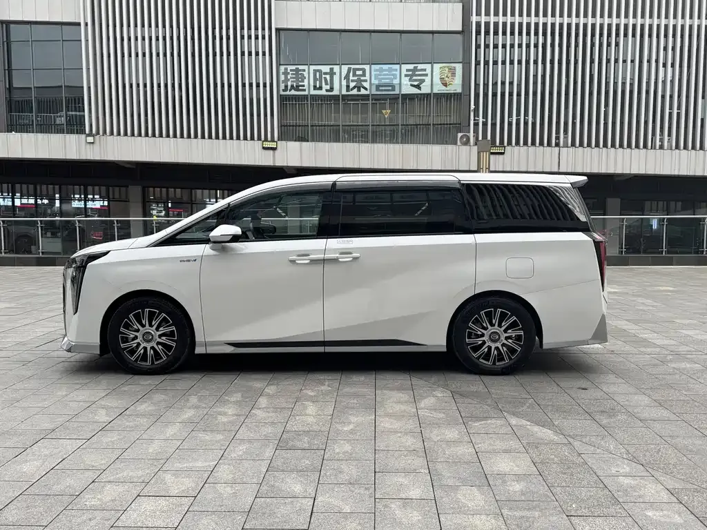 GAC Motor Trumpchi E9 — фото 5