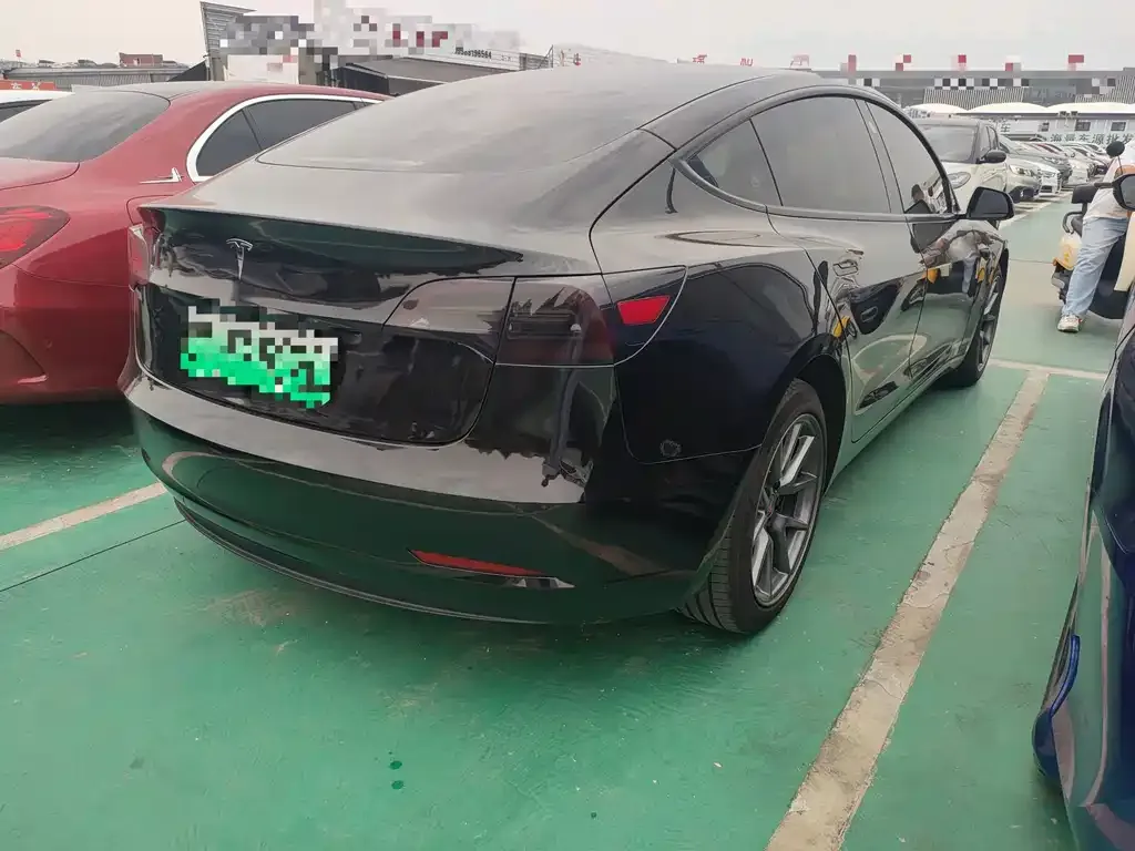 Tesla Model 3 — фото 6