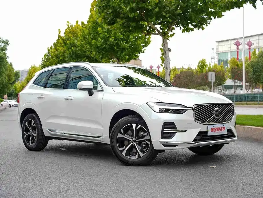 Volvo XC60 — фото 10