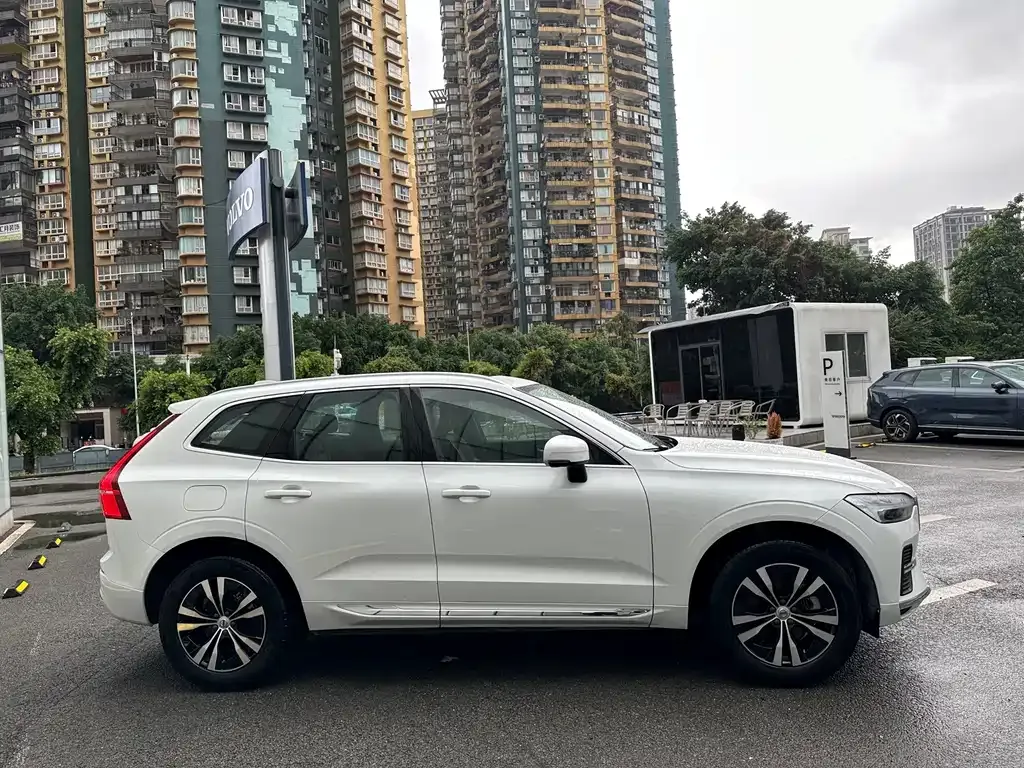 Volvo XC60 — фото 5