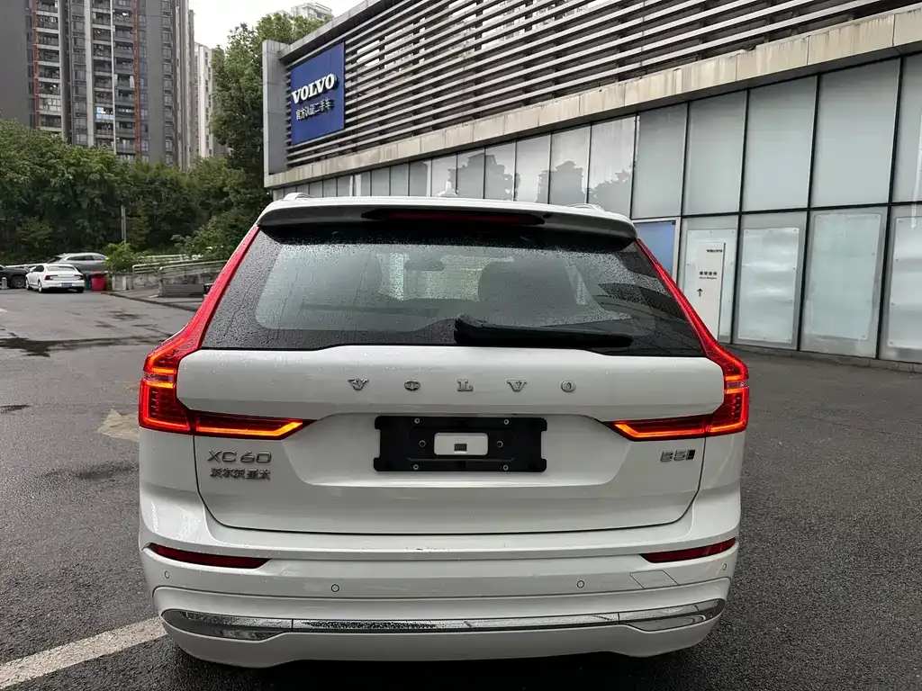 Volvo XC60 — фото 2