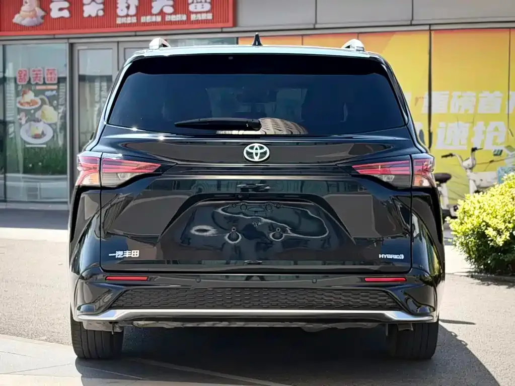 Toyota Granvia — фото 7