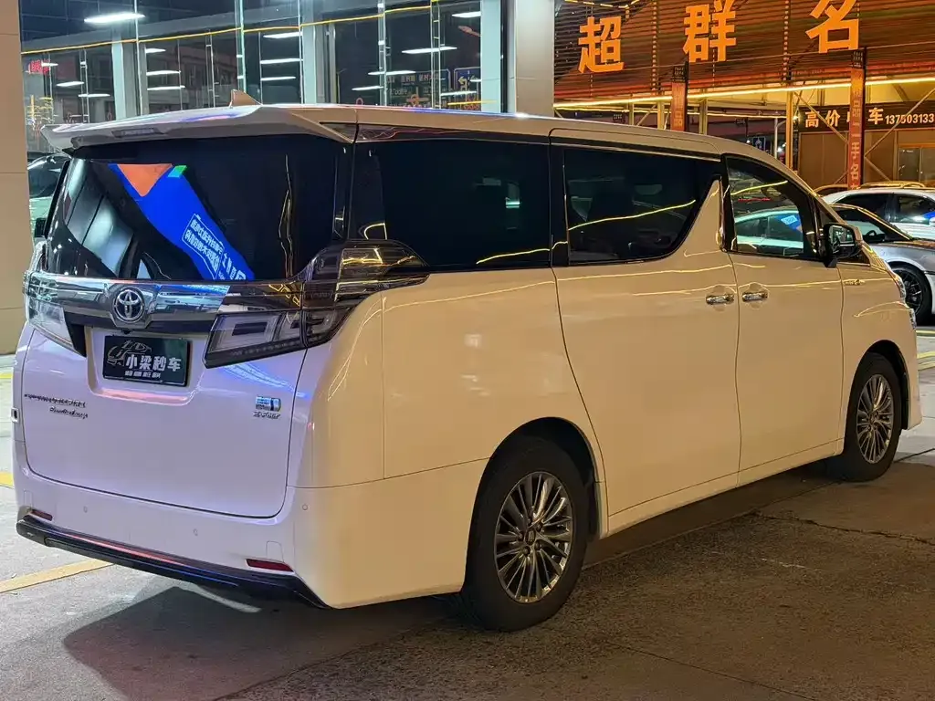Toyota Vellfire — фото 4