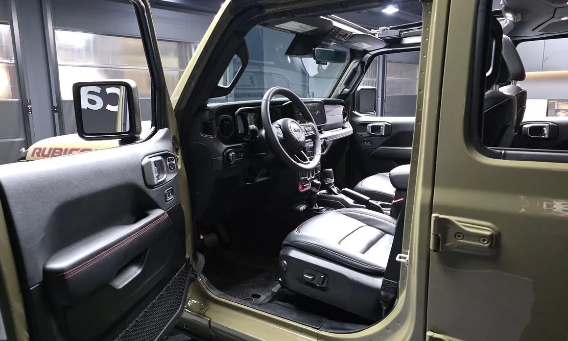Jeep Wrangler — фото 10