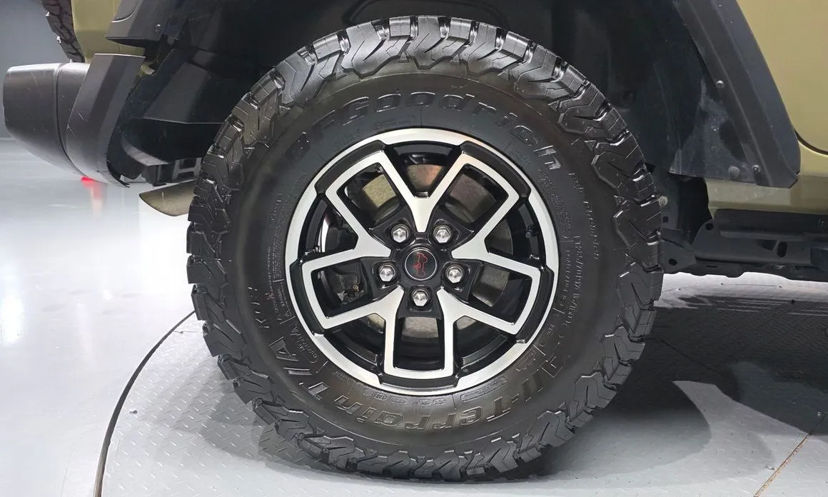 Jeep Wrangler — фото 7