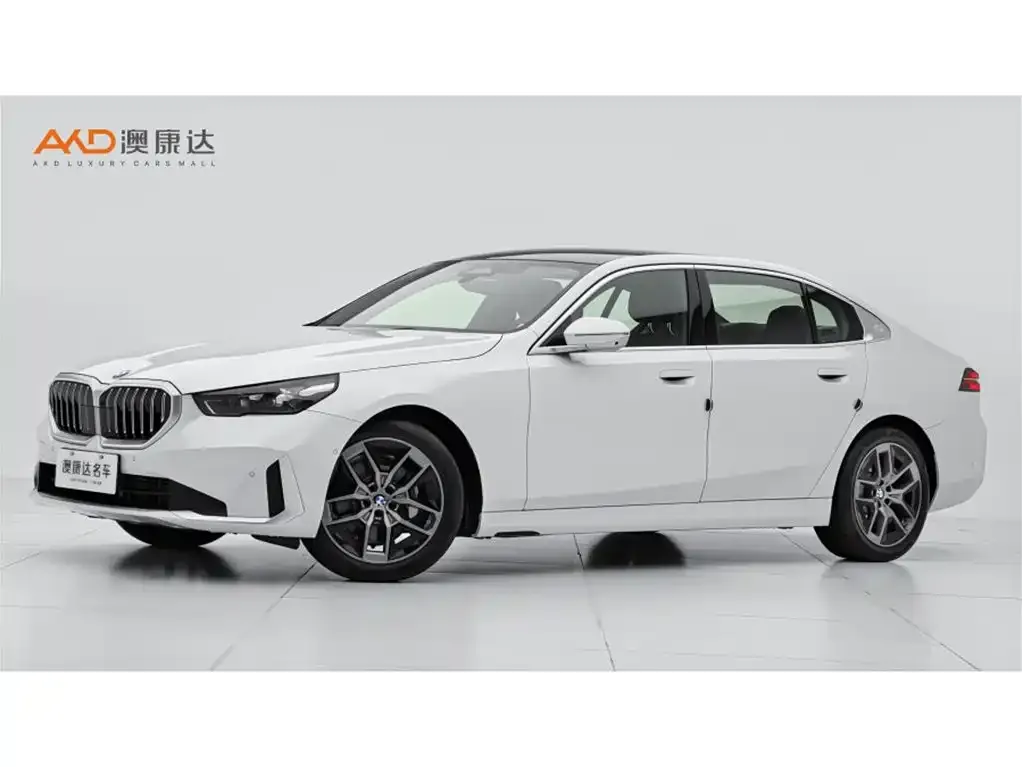 BMW 5 Series — фото 1