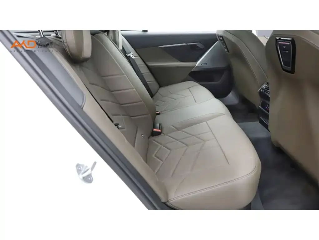 BMW 5 Series — фото 7