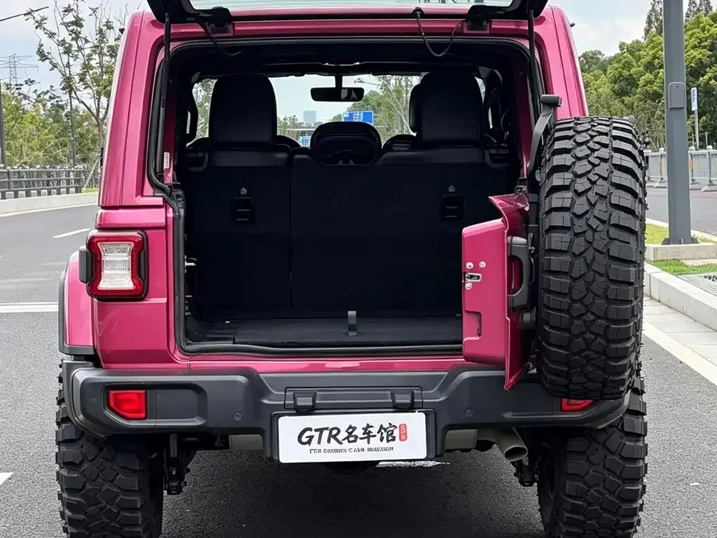 Jeep Wrangler — фото 8