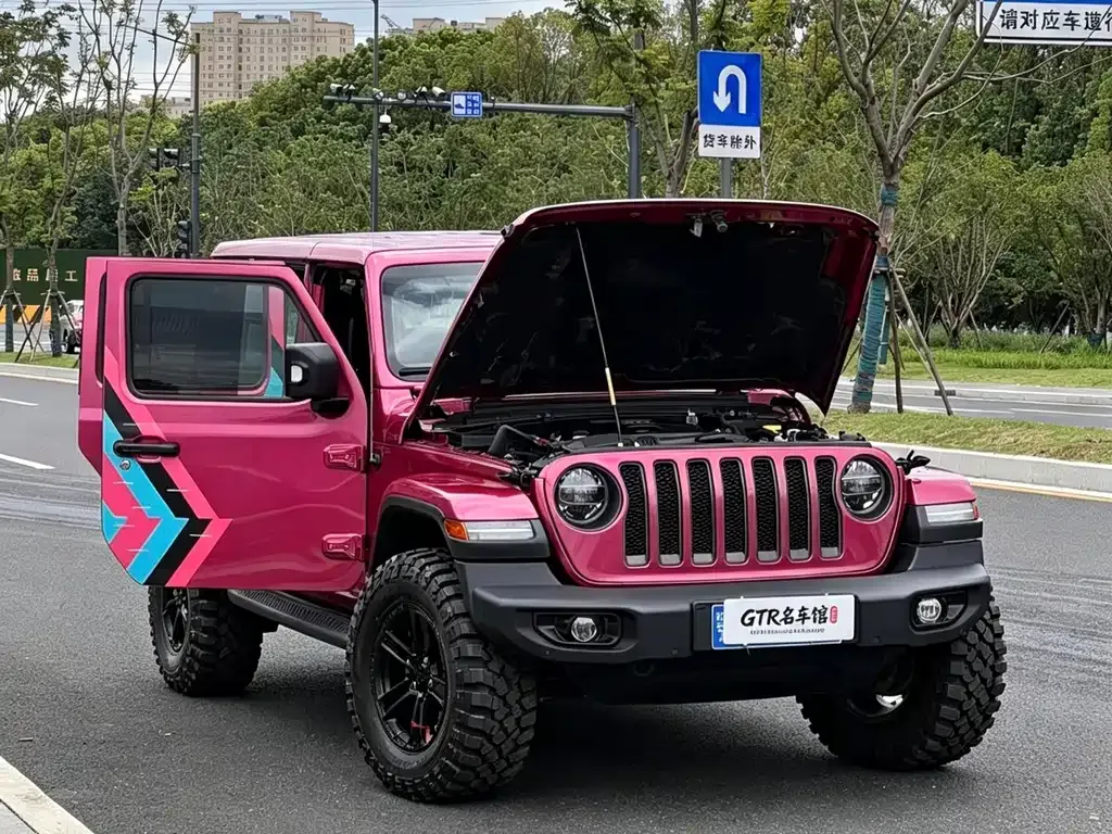 Jeep Wrangler — фото 10