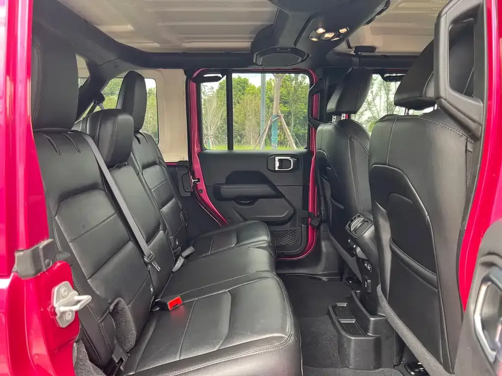 Jeep Wrangler — фото 2