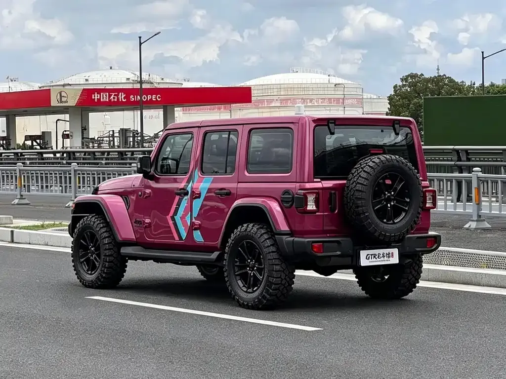 Jeep Wrangler — фото 9