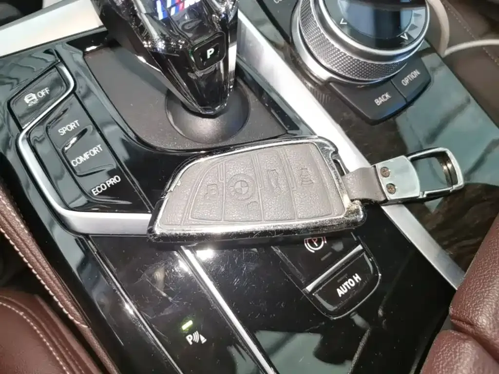 BMW 5 Series — фото 10