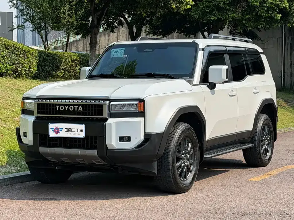 Toyota Prado — фото 1