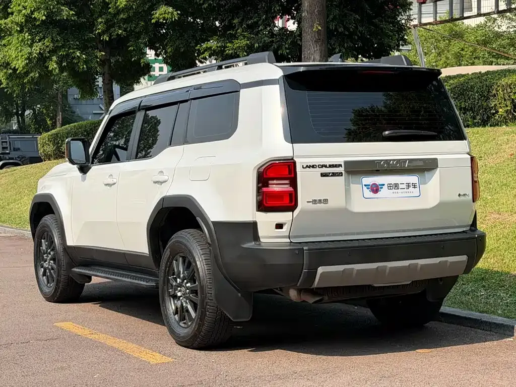Toyota Prado — фото 8