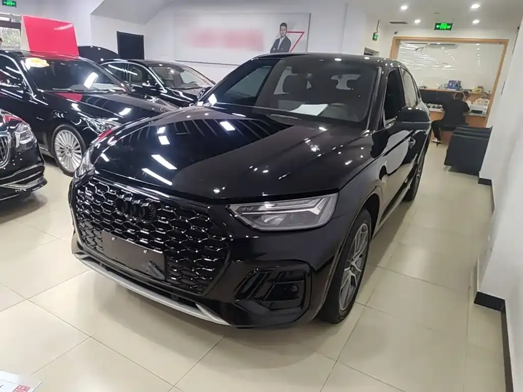 Audi Q5L Sportback — фото 10