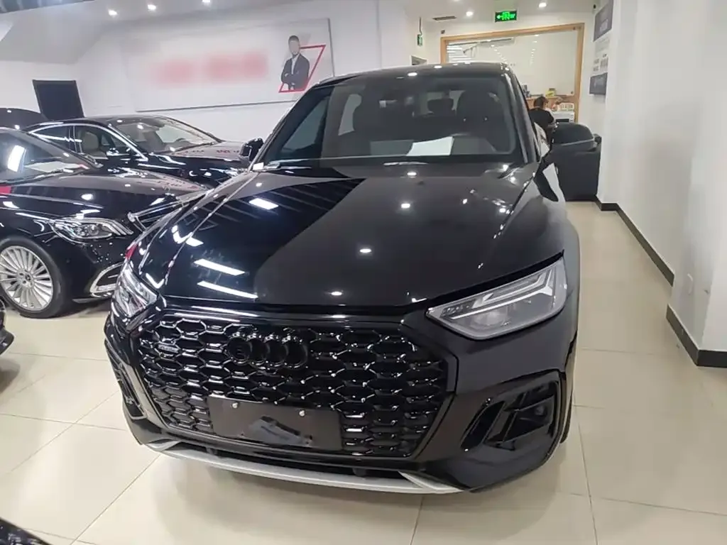 Audi Q5L Sportback — фото 8