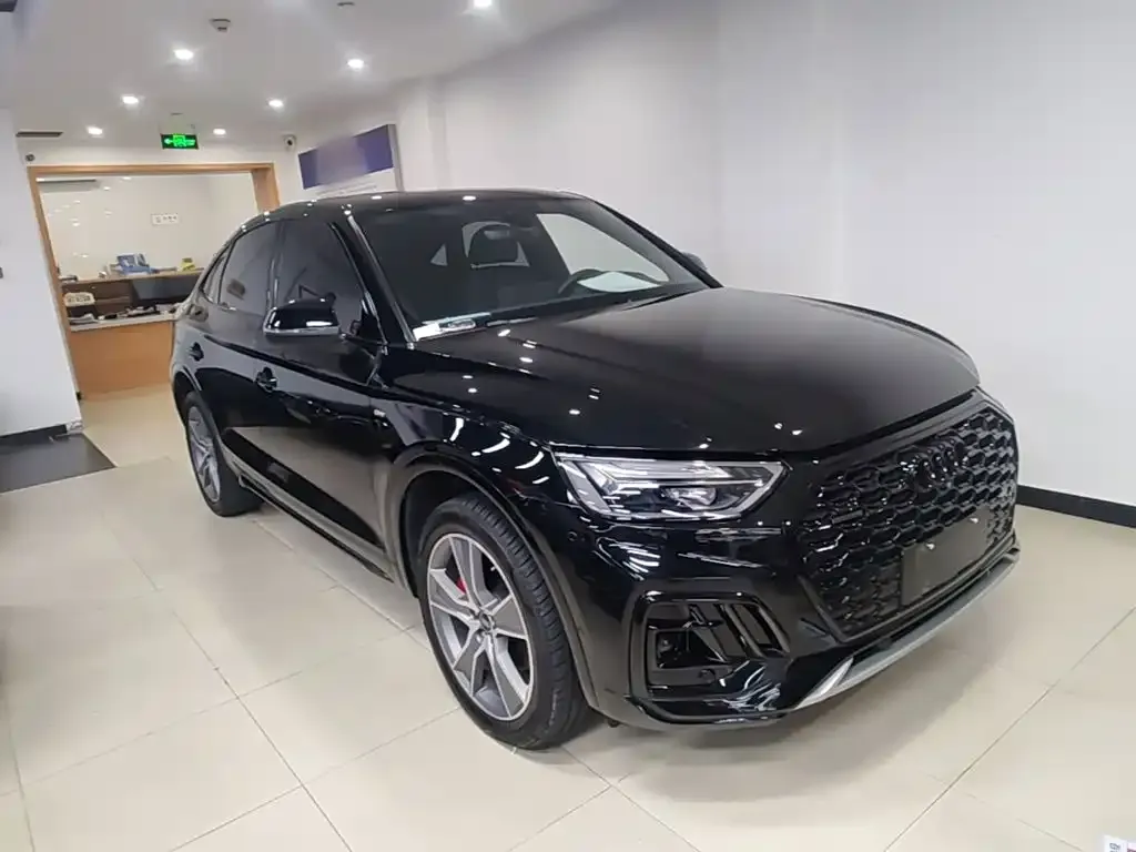 Audi Q5L Sportback — фото 6