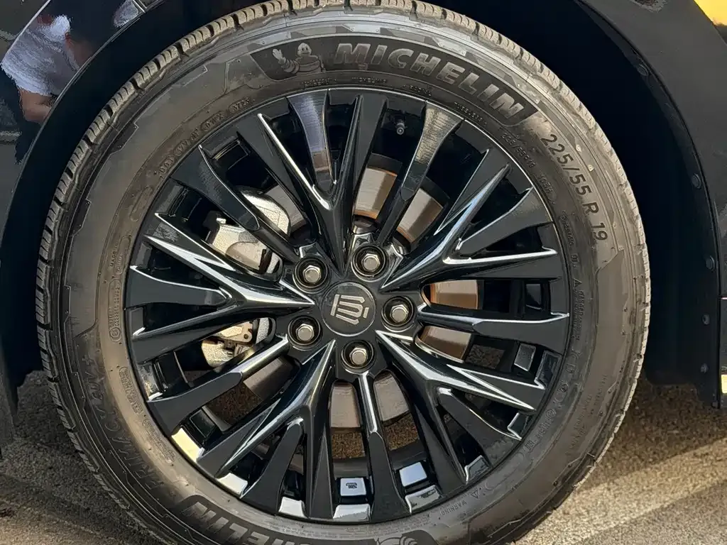 Toyota Vellfire — фото 3