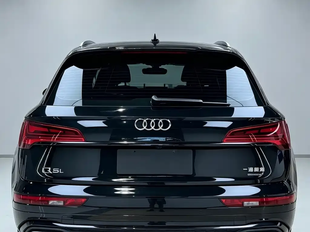 Audi Q5L — фото 5