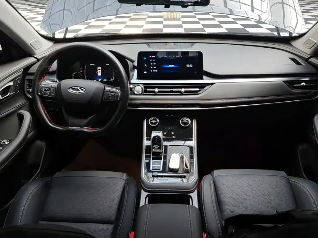Chery Tiggo 8 — фото 10
