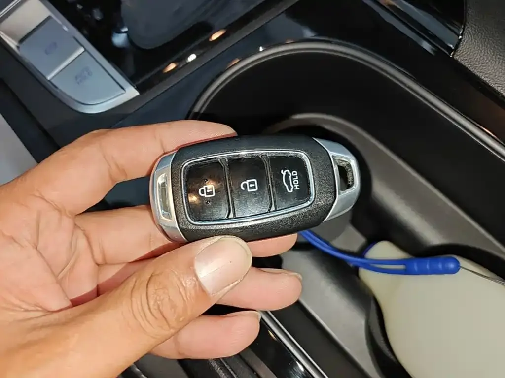 Hyundai Elantra — фото 10