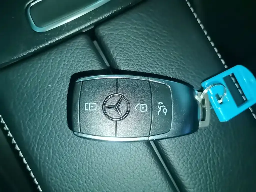 Mercedes-Benz EQA — фото 10