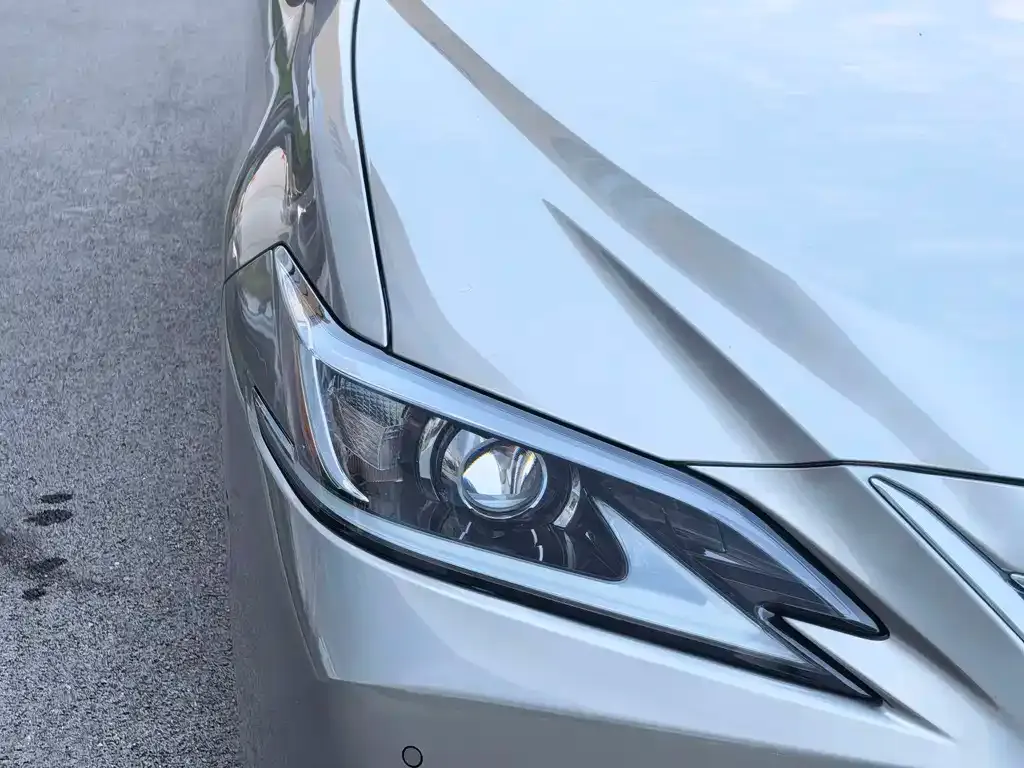 Lexus ES — фото 8