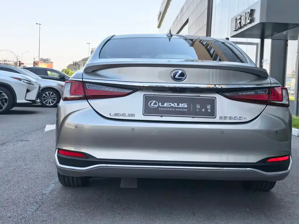 Lexus ES — фото 6