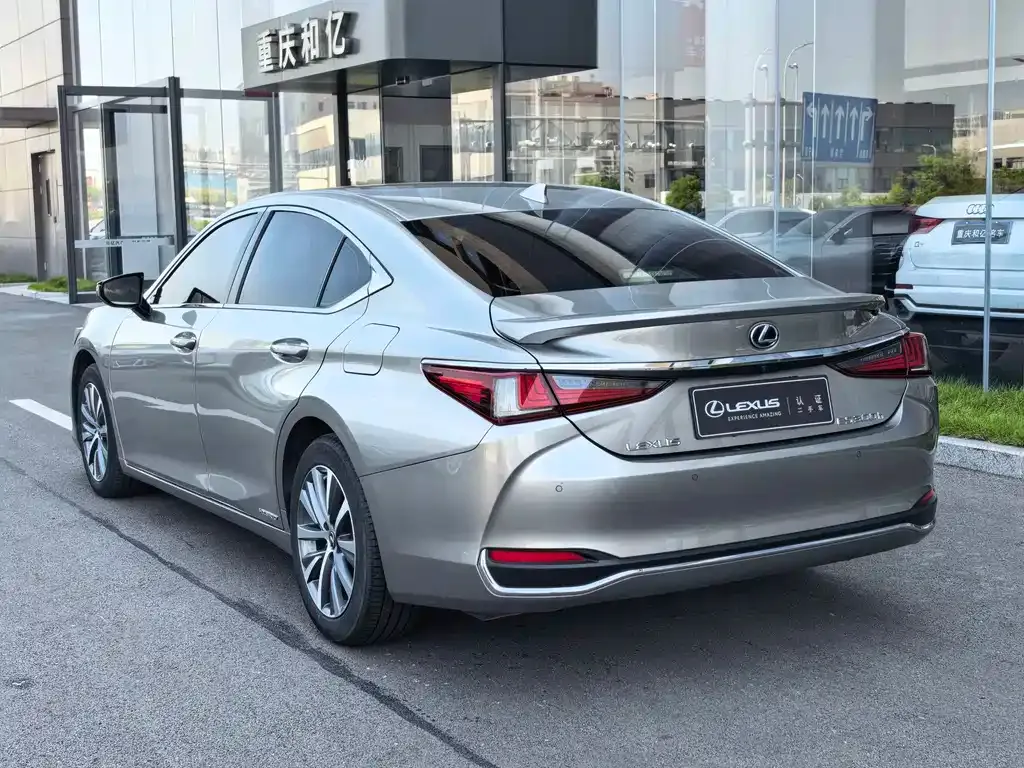 Lexus ES — фото 7