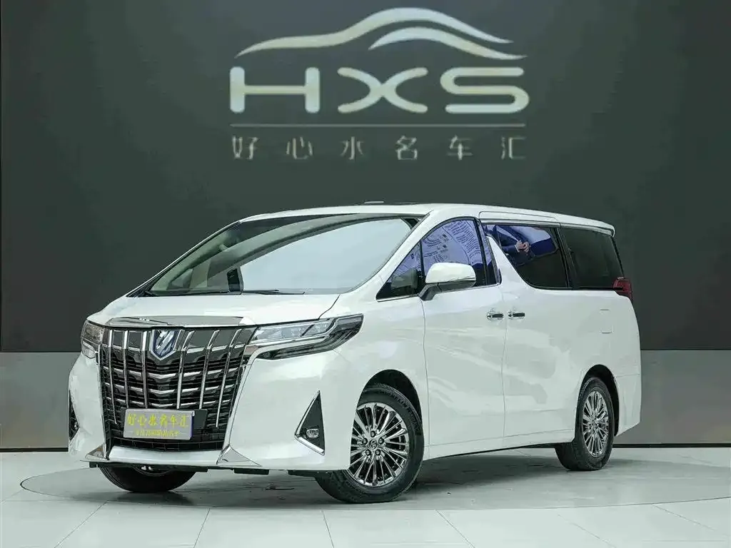 Toyota Alphard — фото 1