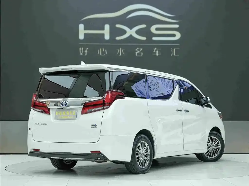 Toyota Alphard — фото 7