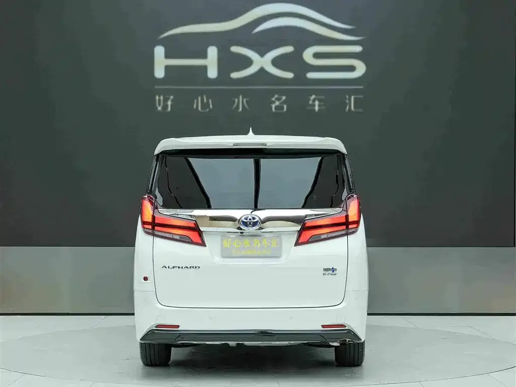Toyota Alphard — фото 6