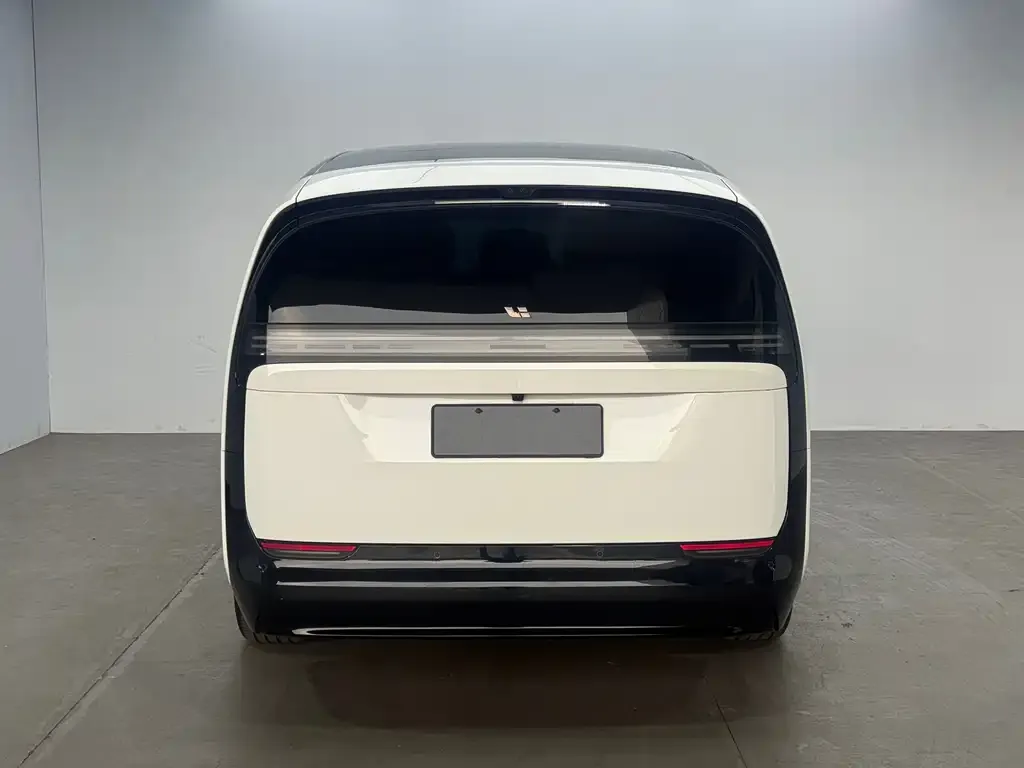 Li Auto MEGA — фото 7