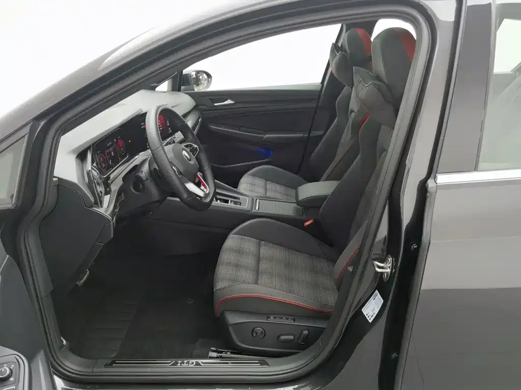 Volkswagen Golf GTI — фото 10