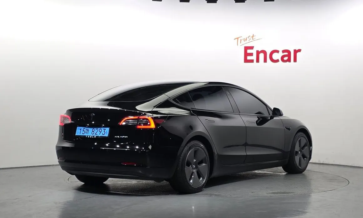 Tesla Model 3 — фото 2