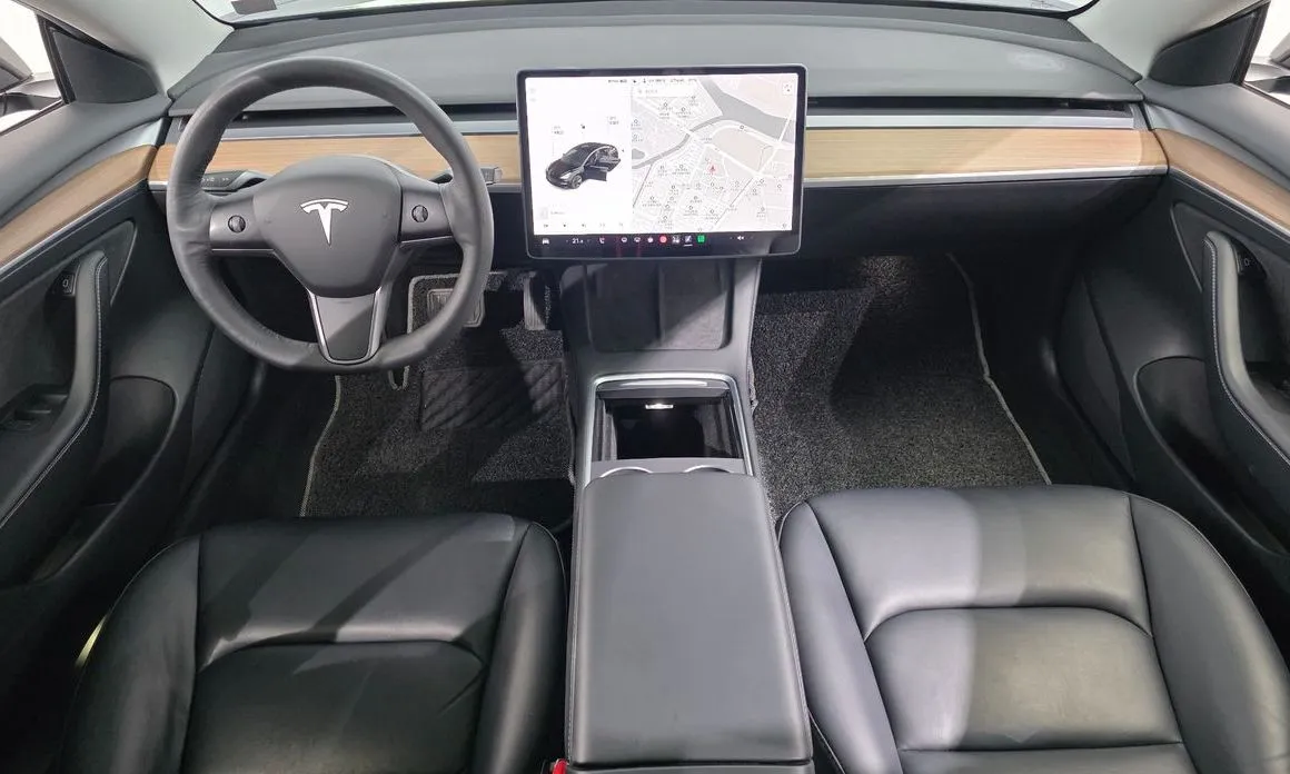 Tesla Model 3 — фото 10