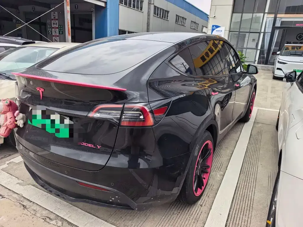 Tesla Model Y — фото 6