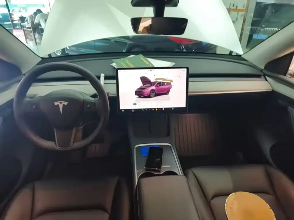 Tesla Model Y — фото 2