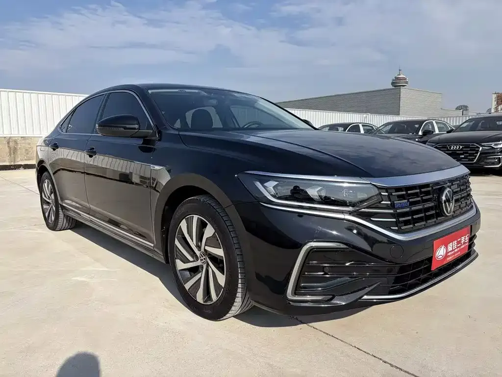 Volkswagen Passat PHEV — фото 4