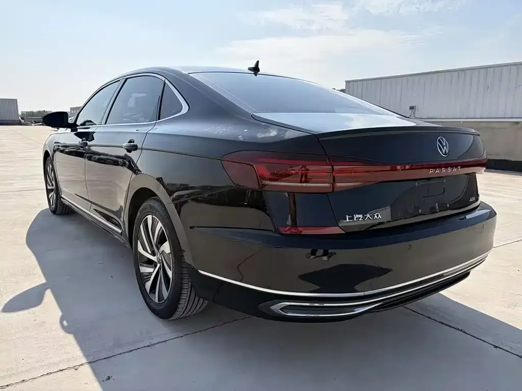 Volkswagen Passat PHEV — фото 8