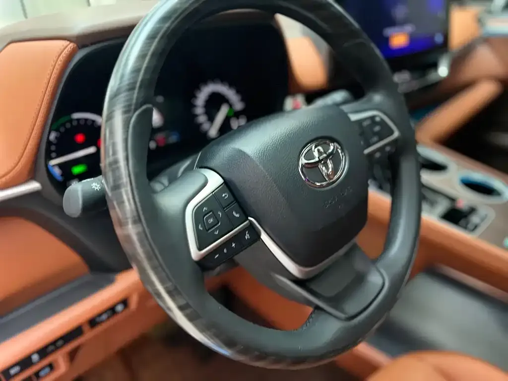 Toyota Sienna — фото 3