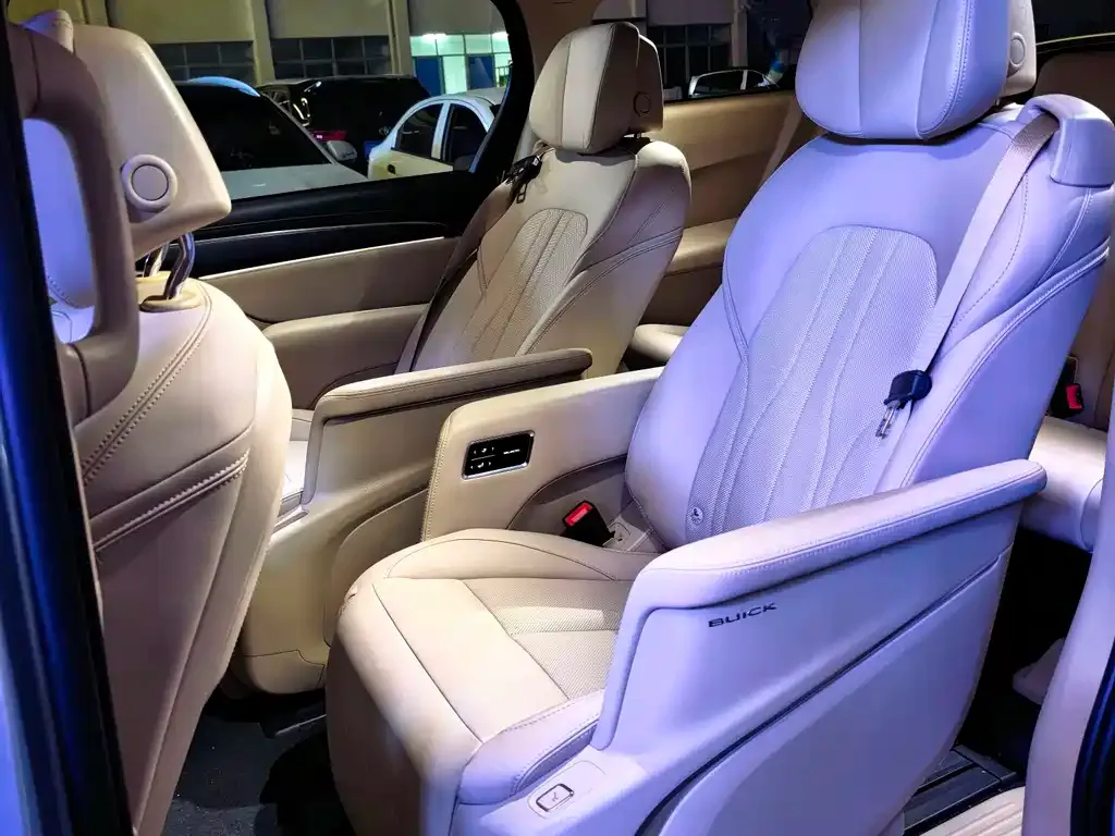 Buick GL8 Hybrid — фото 4
