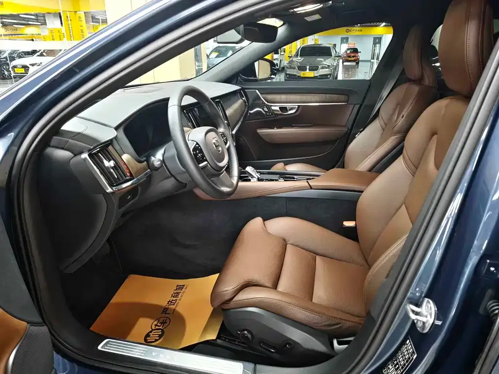 Volvo S90 — фото 10
