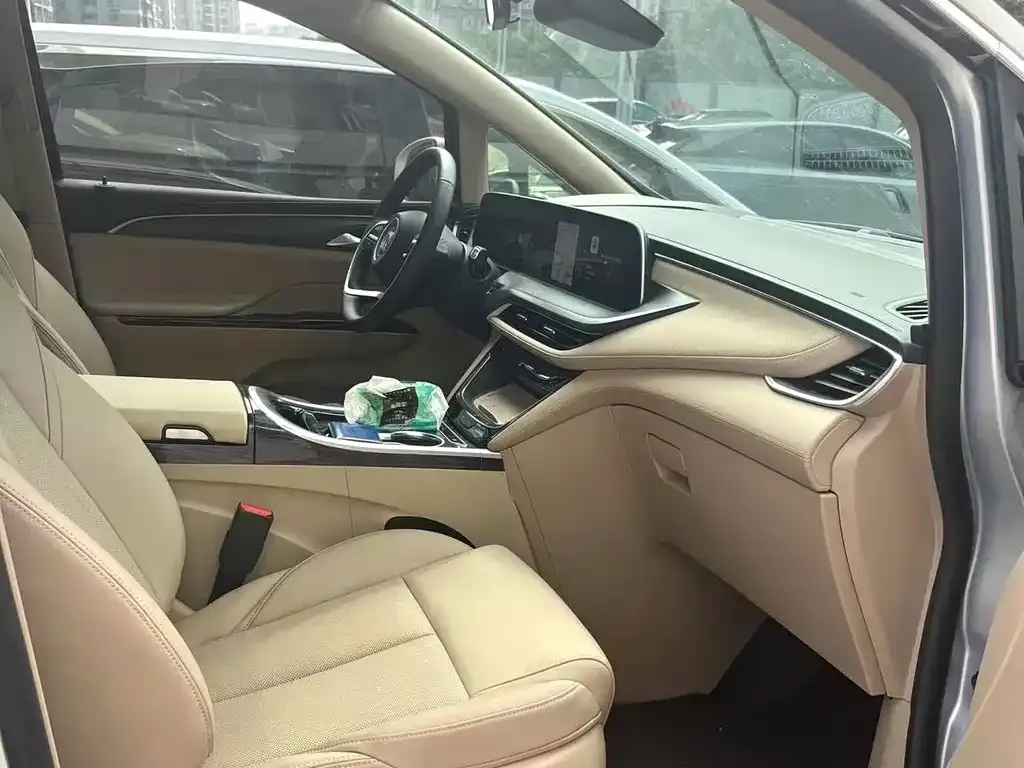 Buick GL8 Hybrid — фото 3