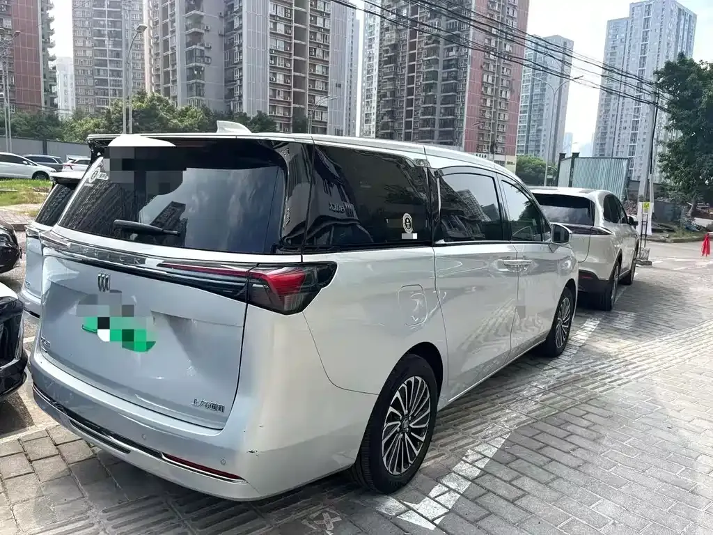 Buick GL8 Hybrid — фото 4