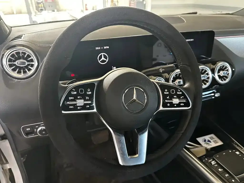 Mercedes-Benz GLA — фото 7