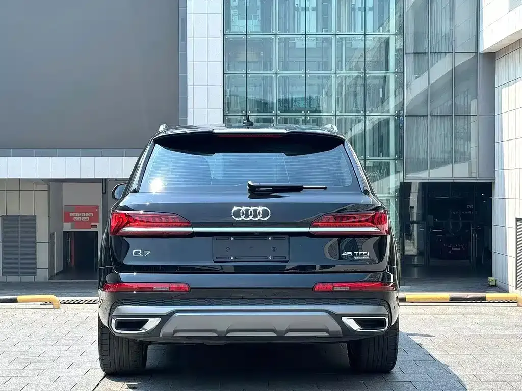 Audi Q7 — фото 2