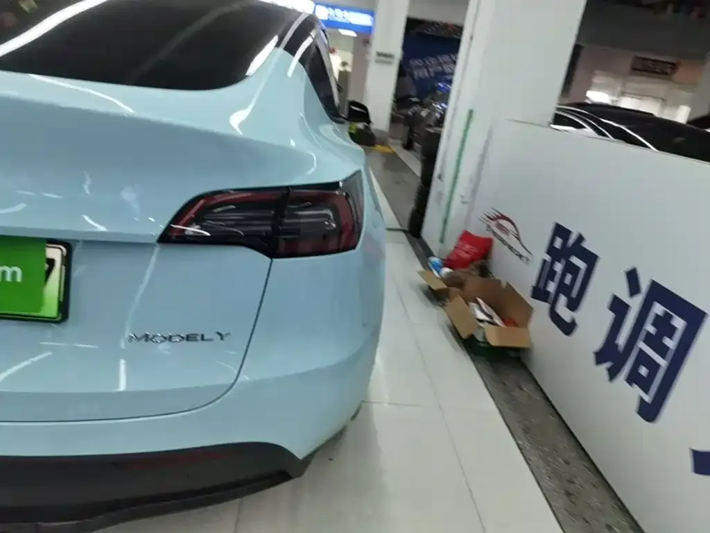 Tesla Model Y — фото 4