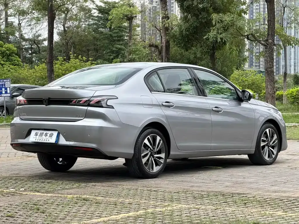 Peugeot 408 — фото 10