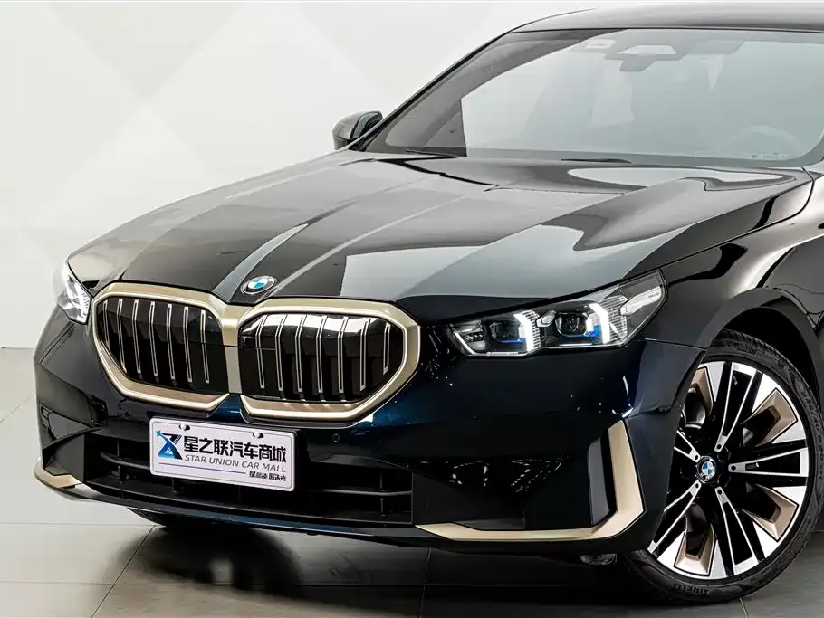 BMW 5 Series — фото 9